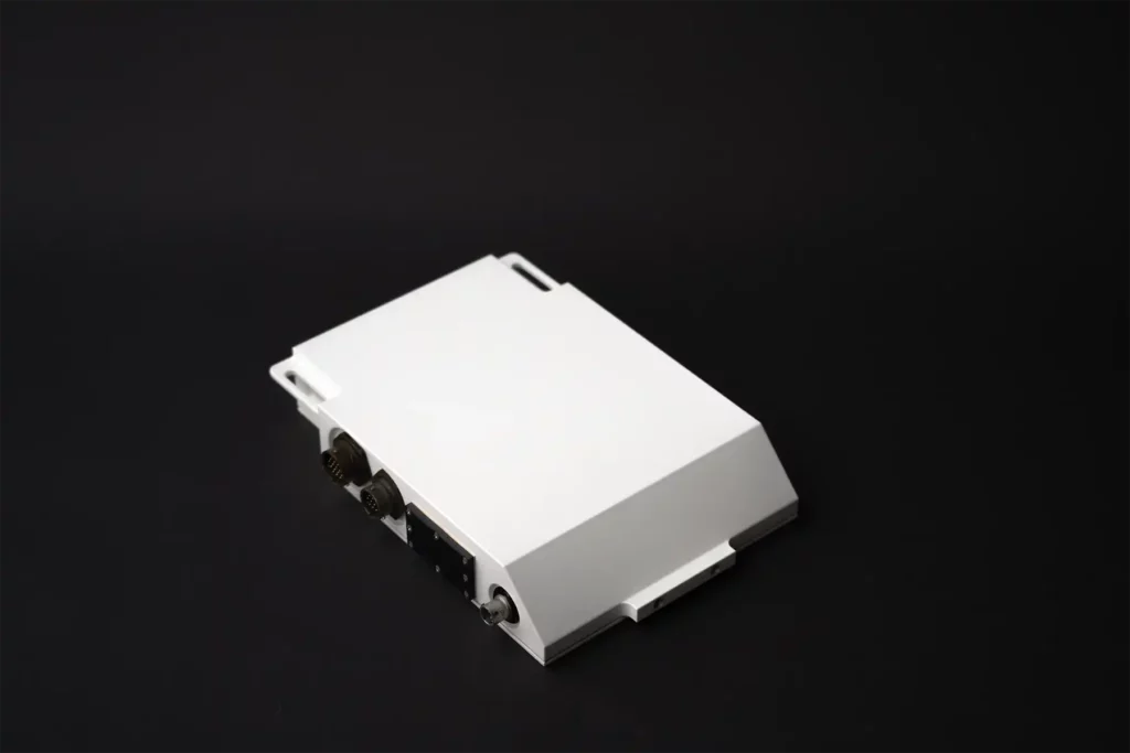 Flat-surfaced interface driver terminal with dual ports for embedded defense applications